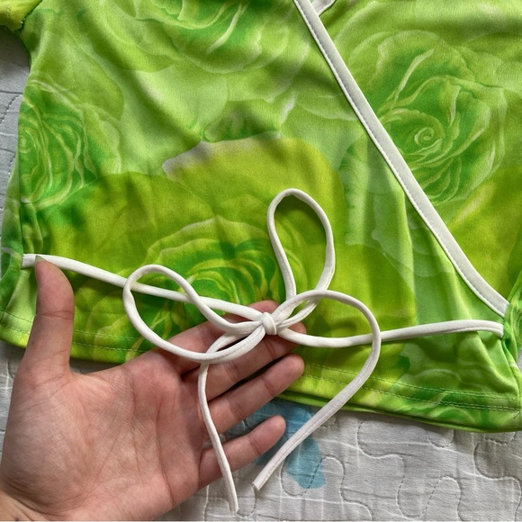 Vintage 90s Cropped Rose Print Wrap Tee 👑 - Picture 4 of 6